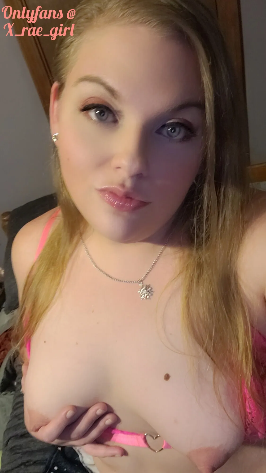 Sexy Chubby Barbie Girl Waiting For You 10 Pics Xhamster