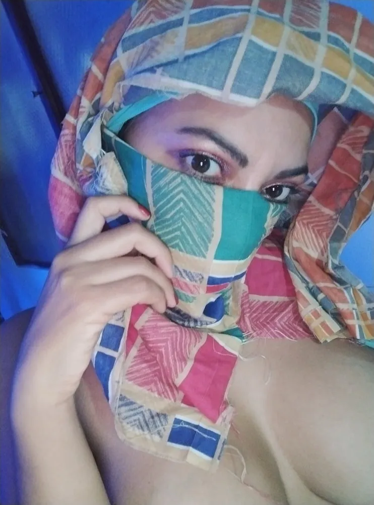 Real Horny Arab Wife In Hijab Nudes Pussy Naked Selfies 14 Pics Xhamster 8891